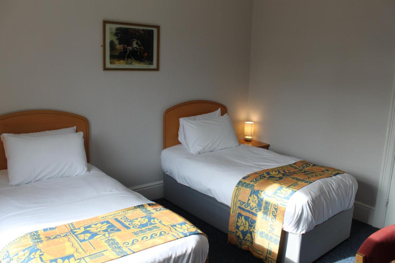 בלדוק Brookside Lodge מראה חיצוני תמונה