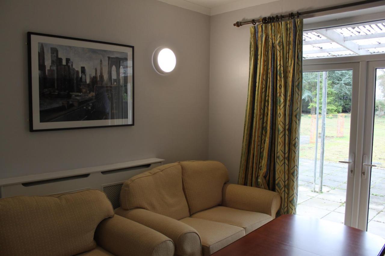 בלדוק Brookside Lodge מראה חיצוני תמונה